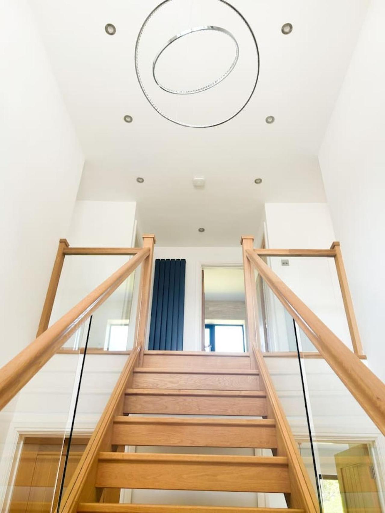 Luxe 5 Bed House In Guildford. Morden Amenities Βίλα Normandy Εξωτερικό φωτογραφία