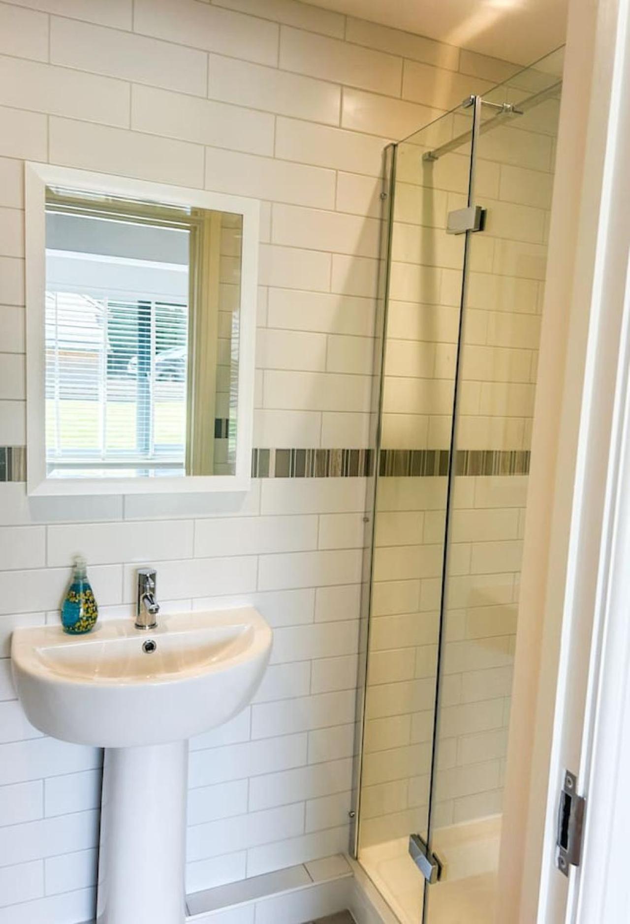 Luxe 5 Bed House In Guildford. Morden Amenities Βίλα Normandy Εξωτερικό φωτογραφία